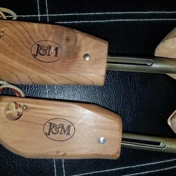 Cedar Shoe Stretchers - Picture 5 of 6